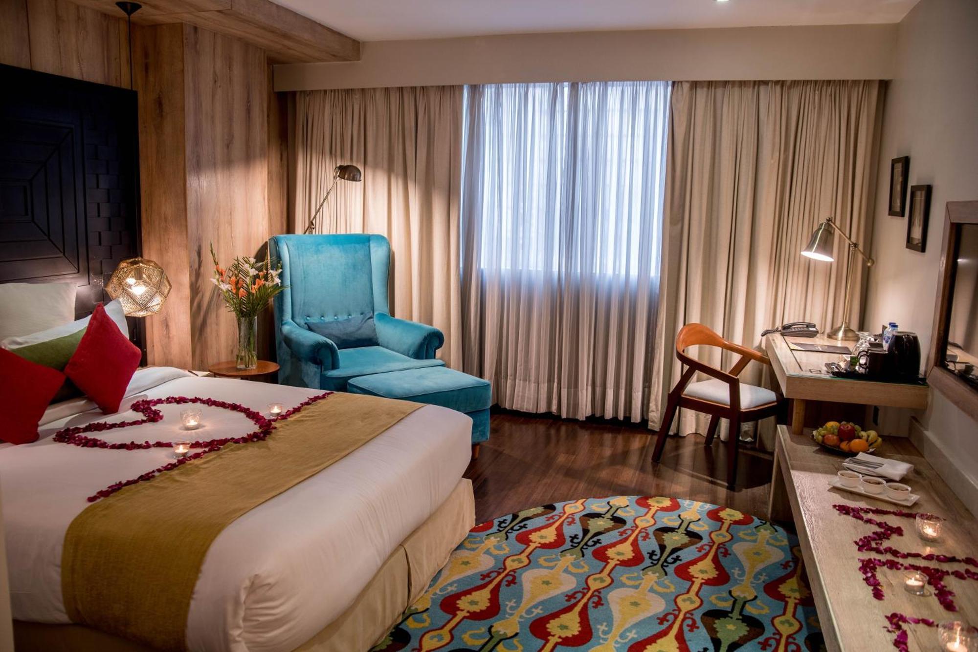Hotel Dgates Lahore Exteriör bild