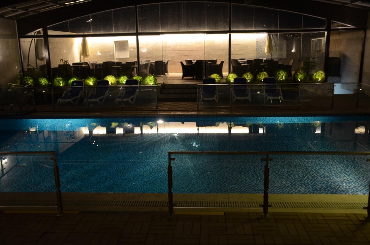 Hotel Dgates Lahore Exteriör bild