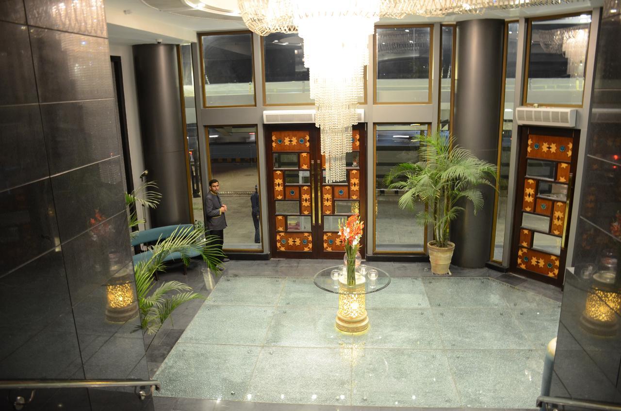 Hotel Dgates Lahore Exteriör bild