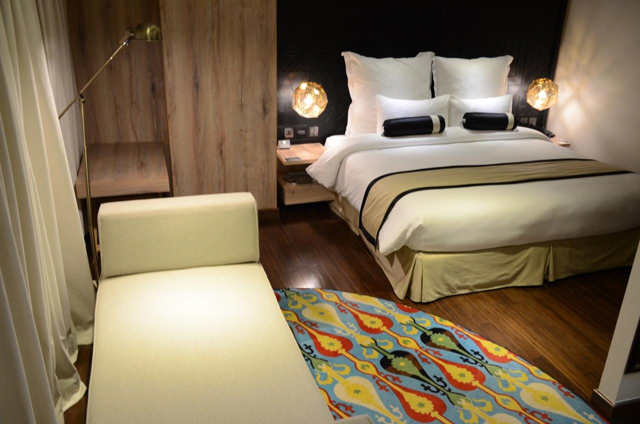 Hotel Dgates Lahore Exteriör bild